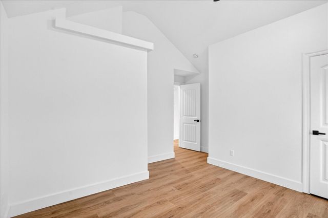 2207 E Lark Street, Springfield, MO 65804