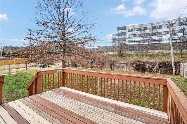 2207 E Lark Street, Springfield, MO 65804