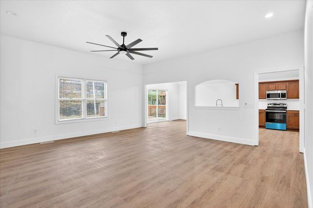 2207 E Lark Street, Springfield, MO 65804