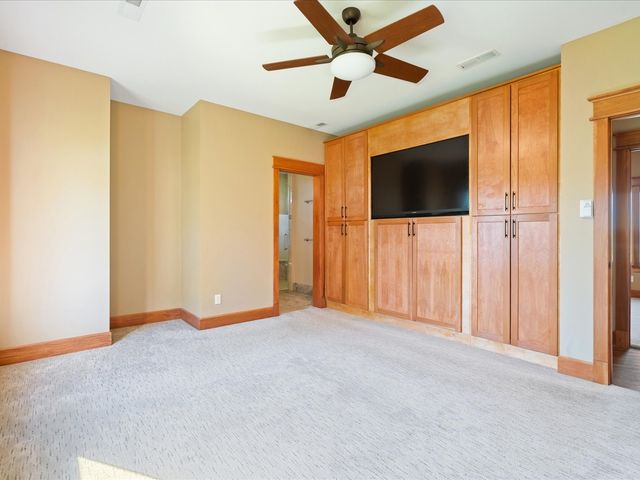 4039 10th St, Marion, IA 52302