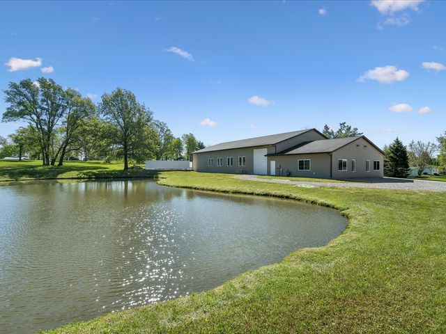 4039 10th St, Marion, IA 52302