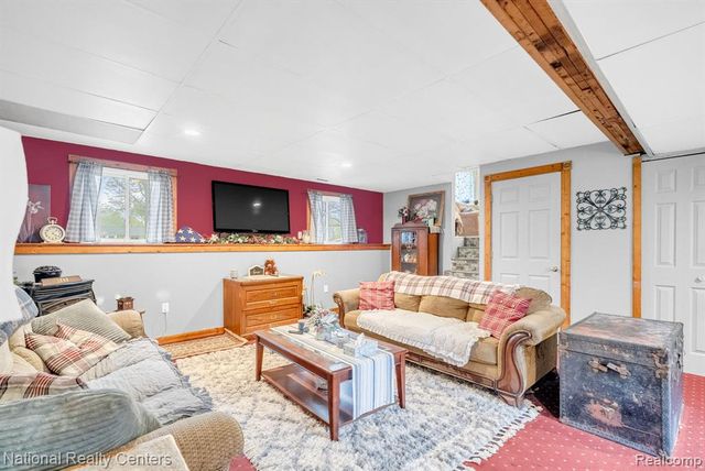 2230 Stonesthrow Drive, Lapeer, MI 48446