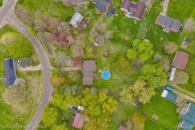 2230 Stonesthrow Drive, Lapeer, MI 48446