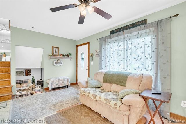 2230 Stonesthrow Drive, Lapeer, MI 48446