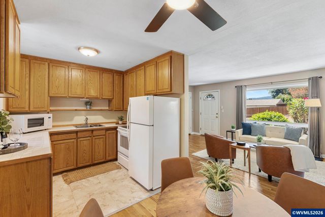 845 Cornell Av, Gladstone, OR 97027