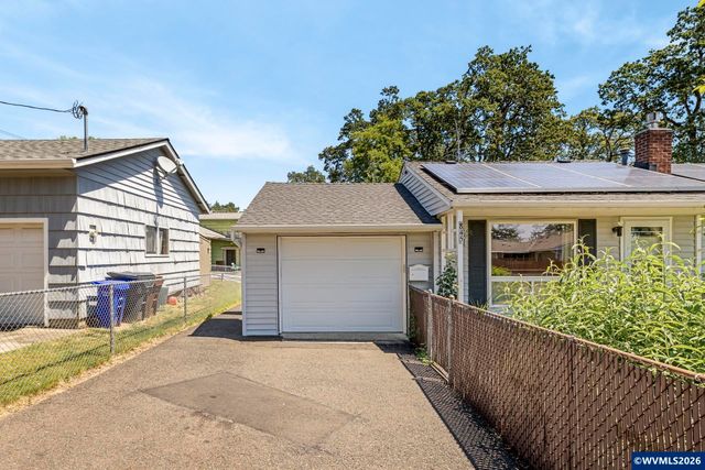 845 Cornell Av, Gladstone, OR 97027