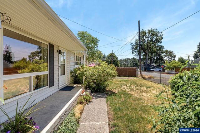 845 Cornell Av, Gladstone, OR 97027