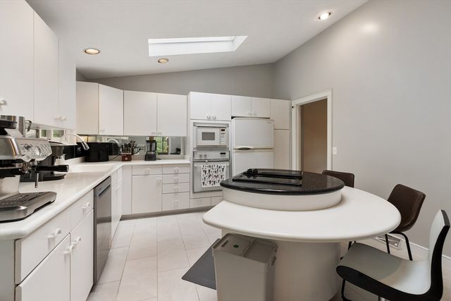 86 Framingham Road, Southborough, MA 01772
