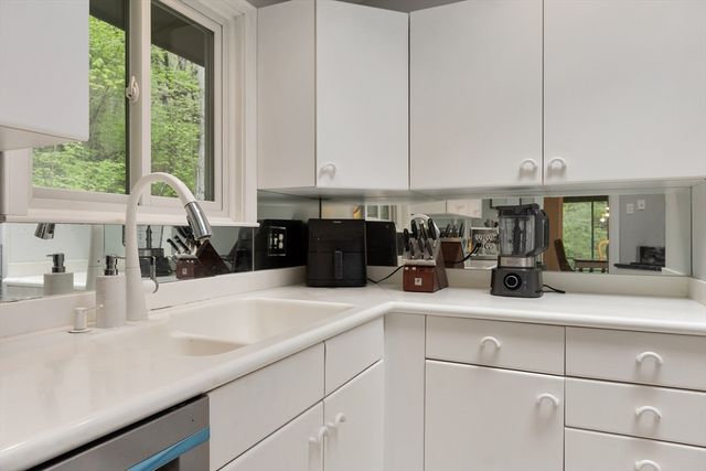 86 Framingham Road, Southborough, MA 01772
