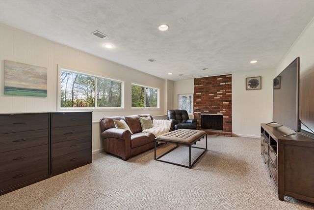86 Framingham Road, Southborough, MA 01772