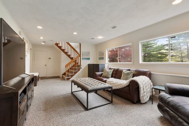 86 Framingham Road, Southborough, MA 01772