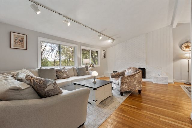 86 Framingham Road, Southborough, MA 01772