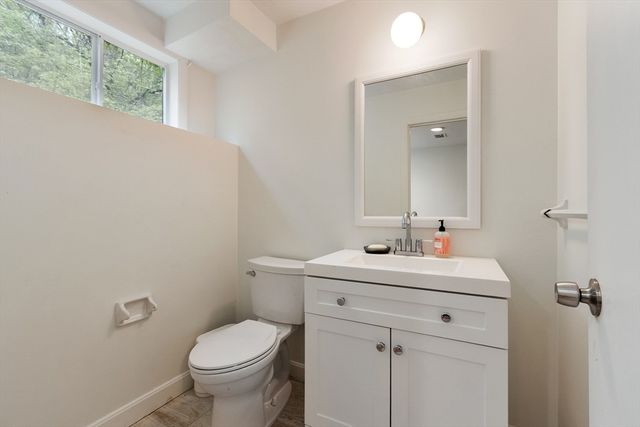 86 Framingham Road, Southborough, MA 01772