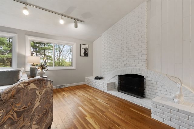 86 Framingham Road, Southborough, MA 01772