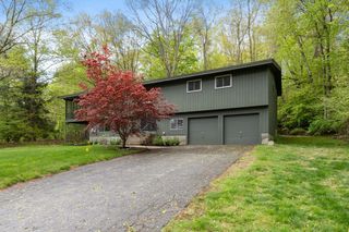 86 Framingham Road, Southborough, MA 01772