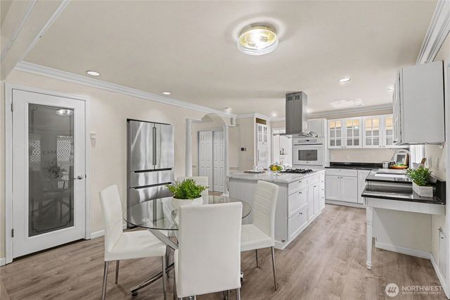 12645 NE 68th Pl, Kirkland, WA 98033