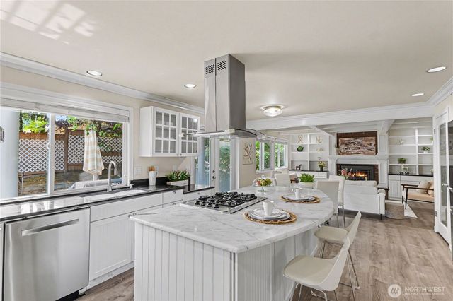12645 NE 68th Pl, Kirkland, WA 98033