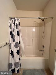 162 SERENITY CT #E, Norristown, PA 19401