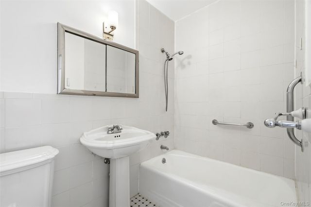 953 W Boston Post Road 3O, Mamaroneck, NY 10543