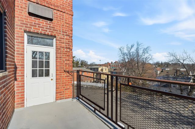 953 W Boston Post Road 3O, Mamaroneck, NY 10543