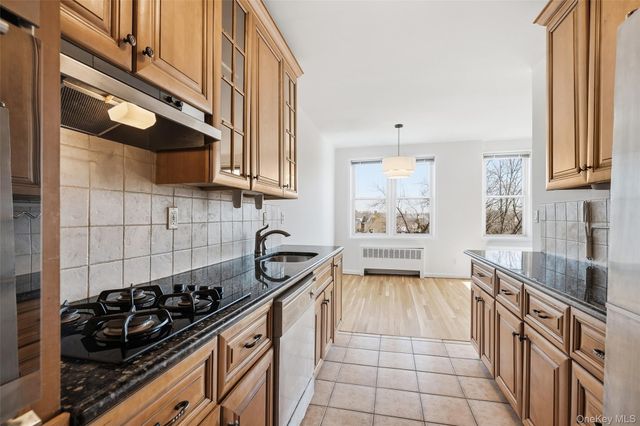 953 W Boston Post Road 3O, Mamaroneck, NY 10543