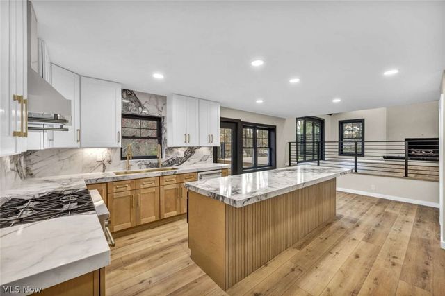 31900 Chardon Road, Willoughby Hills, OH 44094