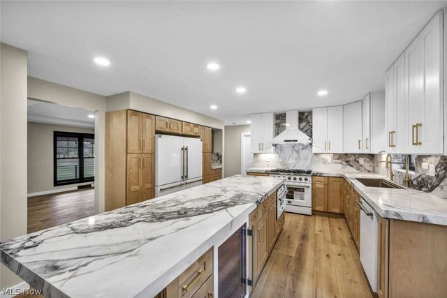 31900 Chardon Road, Willoughby Hills, OH 44094