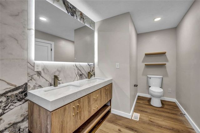 31900 Chardon Road, Willoughby Hills, OH 44094