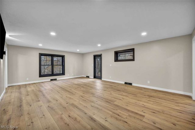 31900 Chardon Road, Willoughby Hills, OH 44094