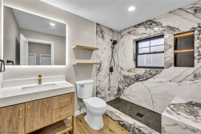31900 Chardon Road, Willoughby Hills, OH 44094