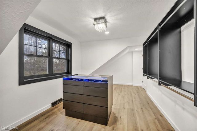 31900 Chardon Road, Willoughby Hills, OH 44094