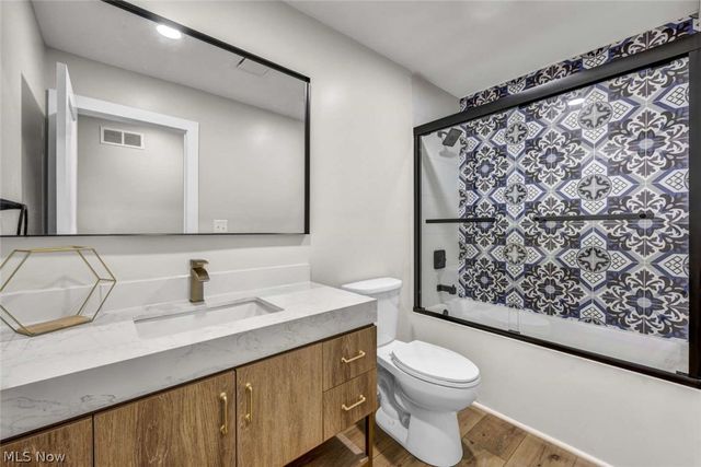 31900 Chardon Road, Willoughby Hills, OH 44094