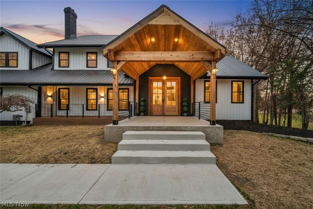 31900 Chardon Road, Willoughby Hills, OH 44094