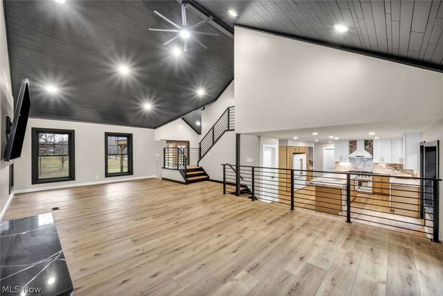 31900 Chardon Road, Willoughby Hills, OH 44094
