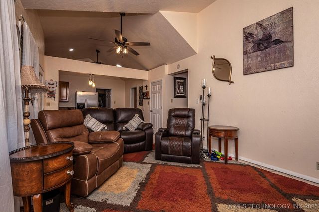 5472 S Highway 377, Kingston, OK 73439