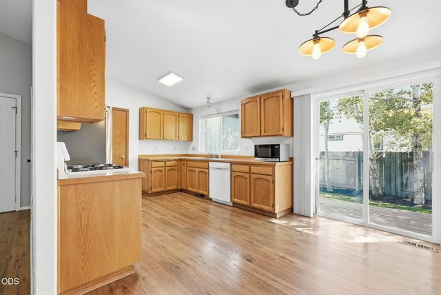 1983 NE Jackson Avenue, Bend, OR 97701