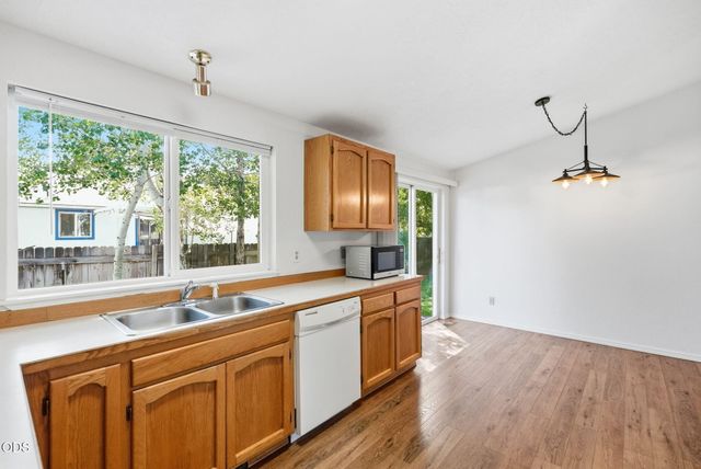 1983 NE Jackson Avenue, Bend, OR 97701