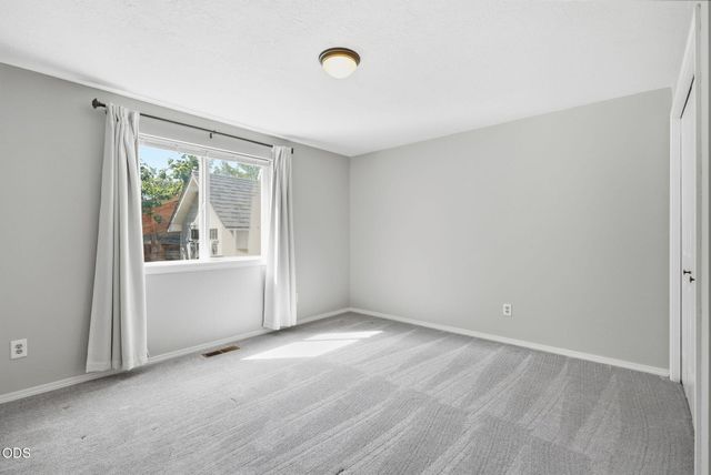 1983 NE Jackson Avenue, Bend, OR 97701