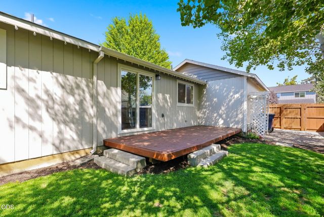 1983 NE Jackson Avenue, Bend, OR 97701