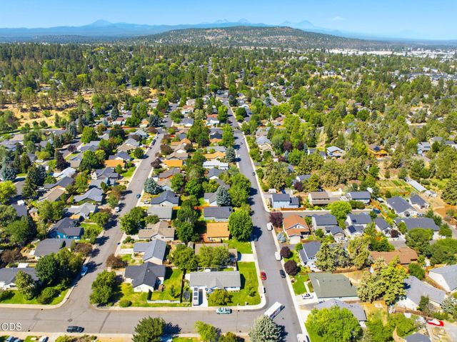 1983 NE Jackson Avenue, Bend, OR 97701