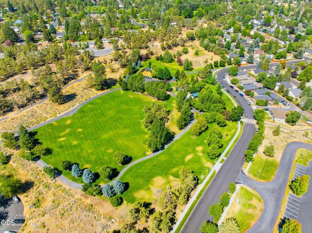 1983 NE Jackson Avenue, Bend, OR 97701