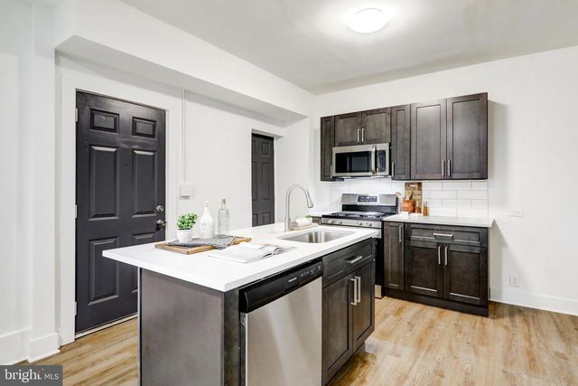 217 N CHARLES ST, Red Lion, PA 17356