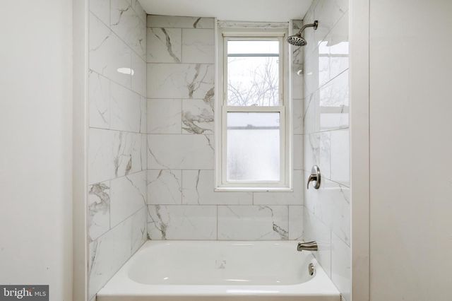 217 N CHARLES ST, Red Lion, PA 17356