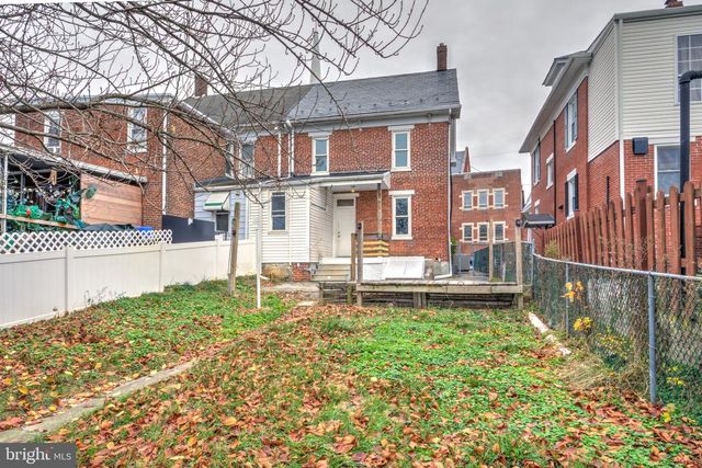 217 N CHARLES ST, Red Lion, PA 17356