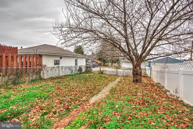 217 N CHARLES ST, Red Lion, PA 17356