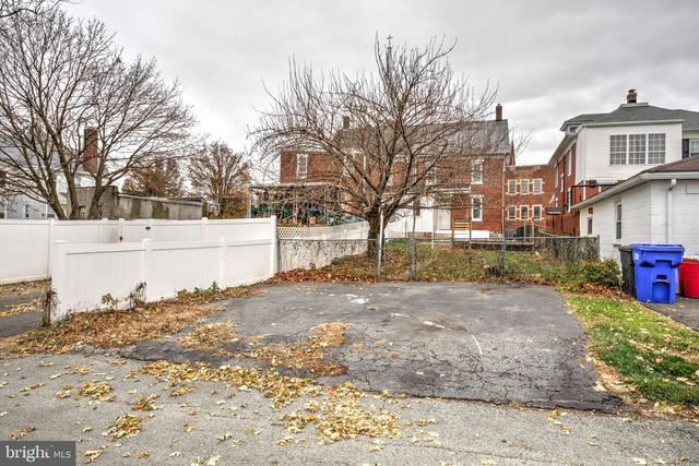 217 N CHARLES ST, Red Lion, PA 17356