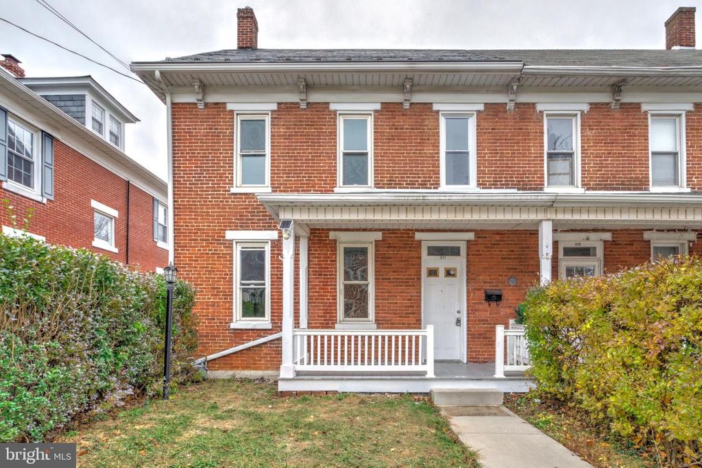 217 N CHARLES ST, Red Lion, PA 17356