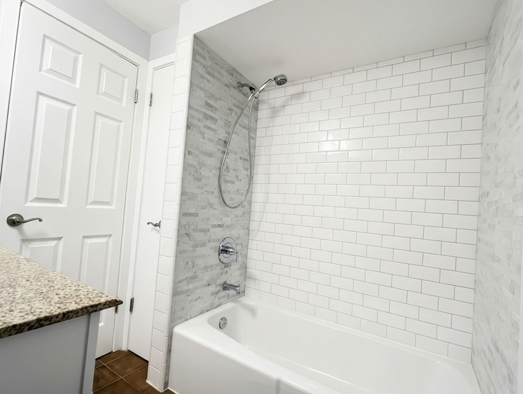 Image 7 of property listing at 2320 N Nordica Avenue 212D, Chicago, IL 60707