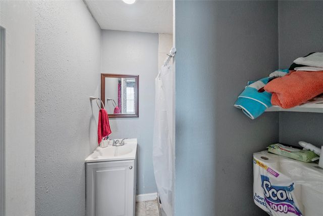 7938 Kerr Street 6, Houston, TX 77029