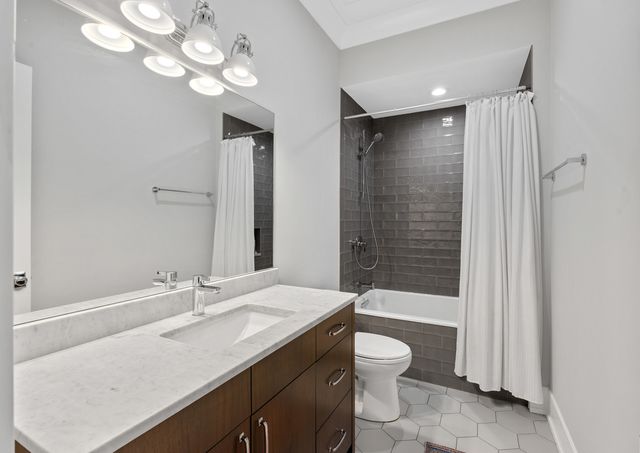 2744 N Mildred Avenue 1, Chicago, IL 60614